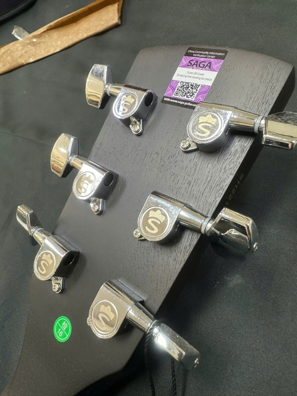 Đàn Guitar Acoustic SAGA SF600CE