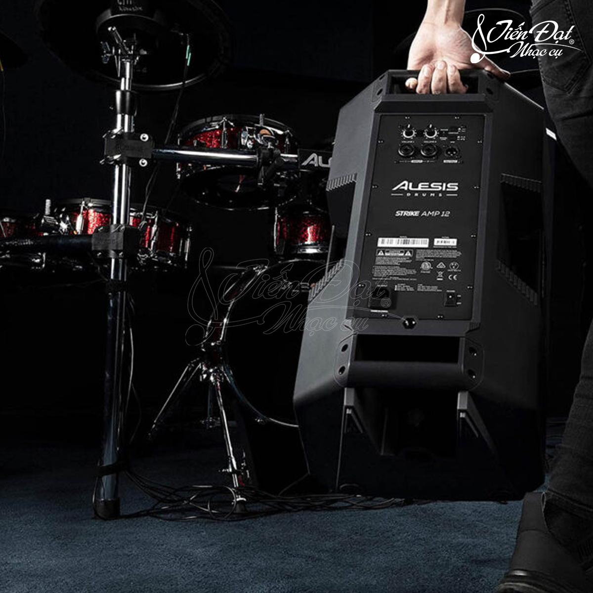 Amplifier Alesis Strike 12 2000-watt 1×12 inch 5