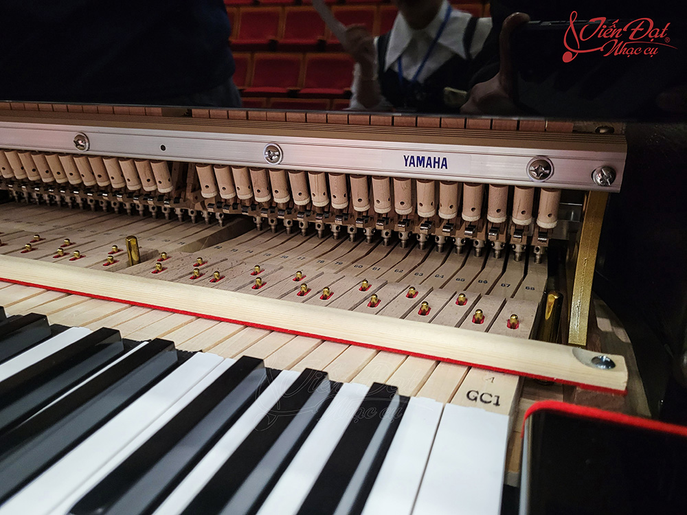 piano-yamaha-gc1pe-gia-re