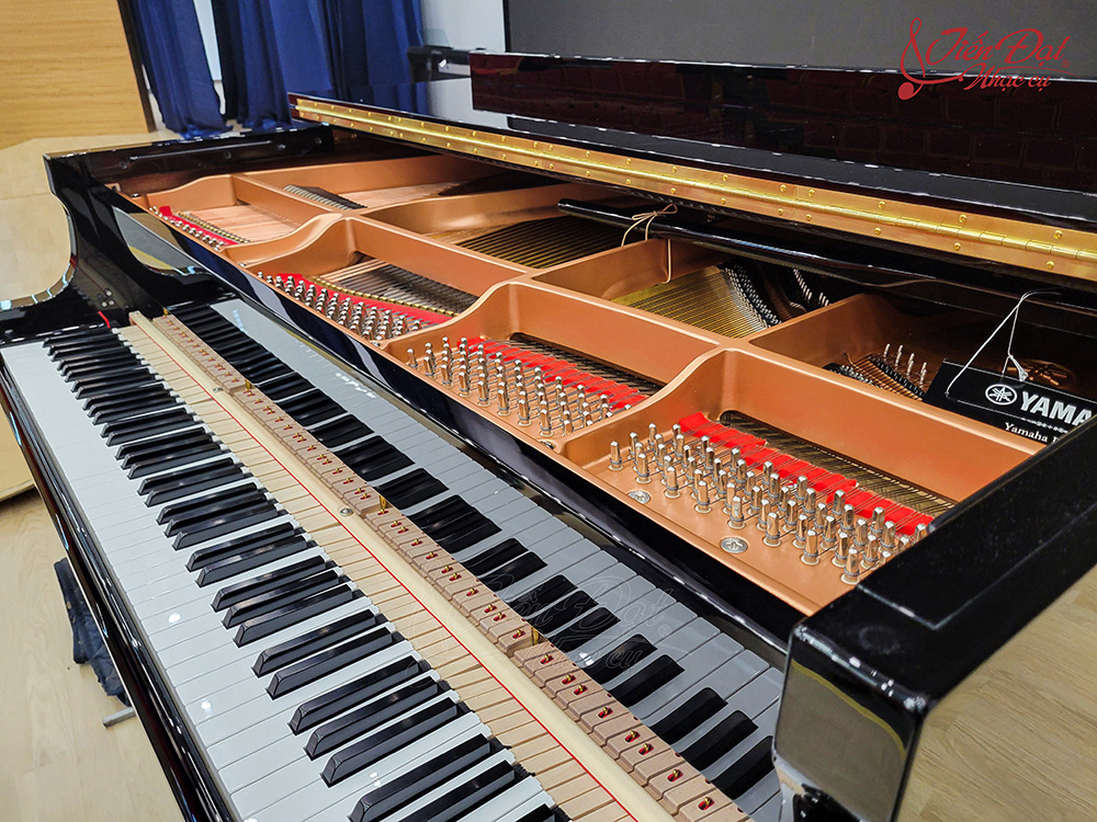 piano-yamaha-gc1pe-gia-re