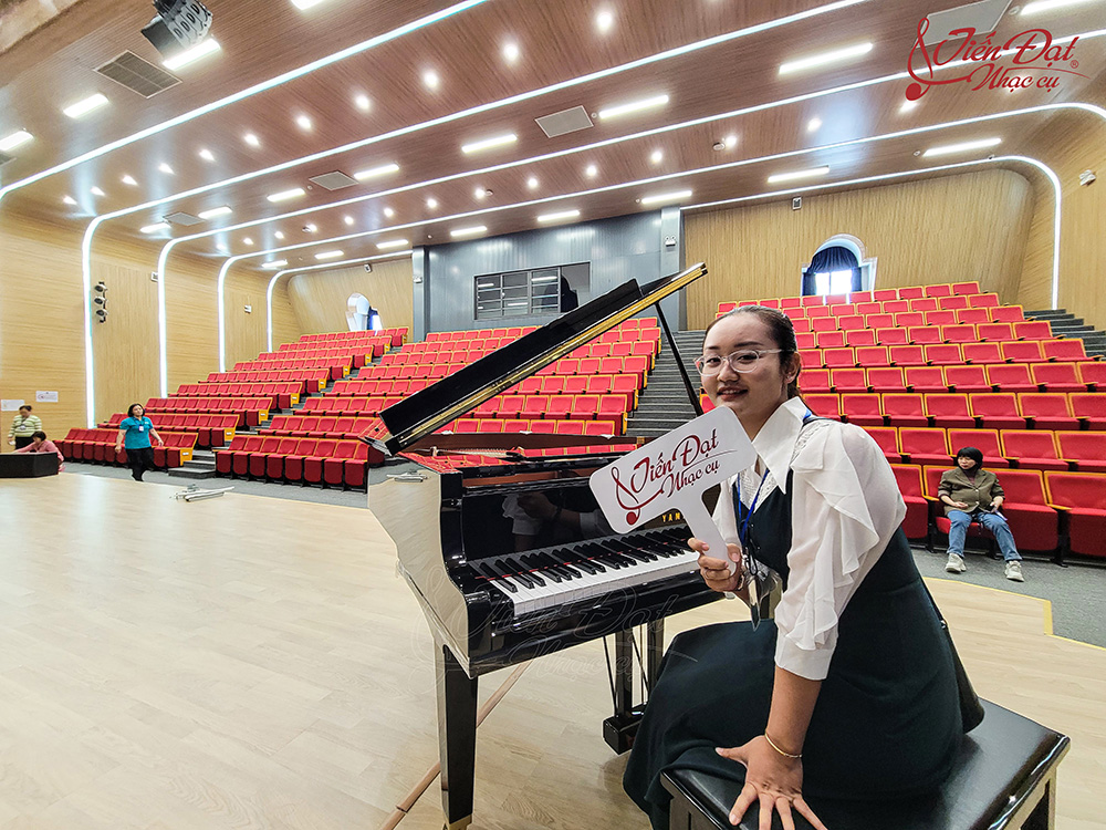 piano-yamaha-gc1pe-gia-re