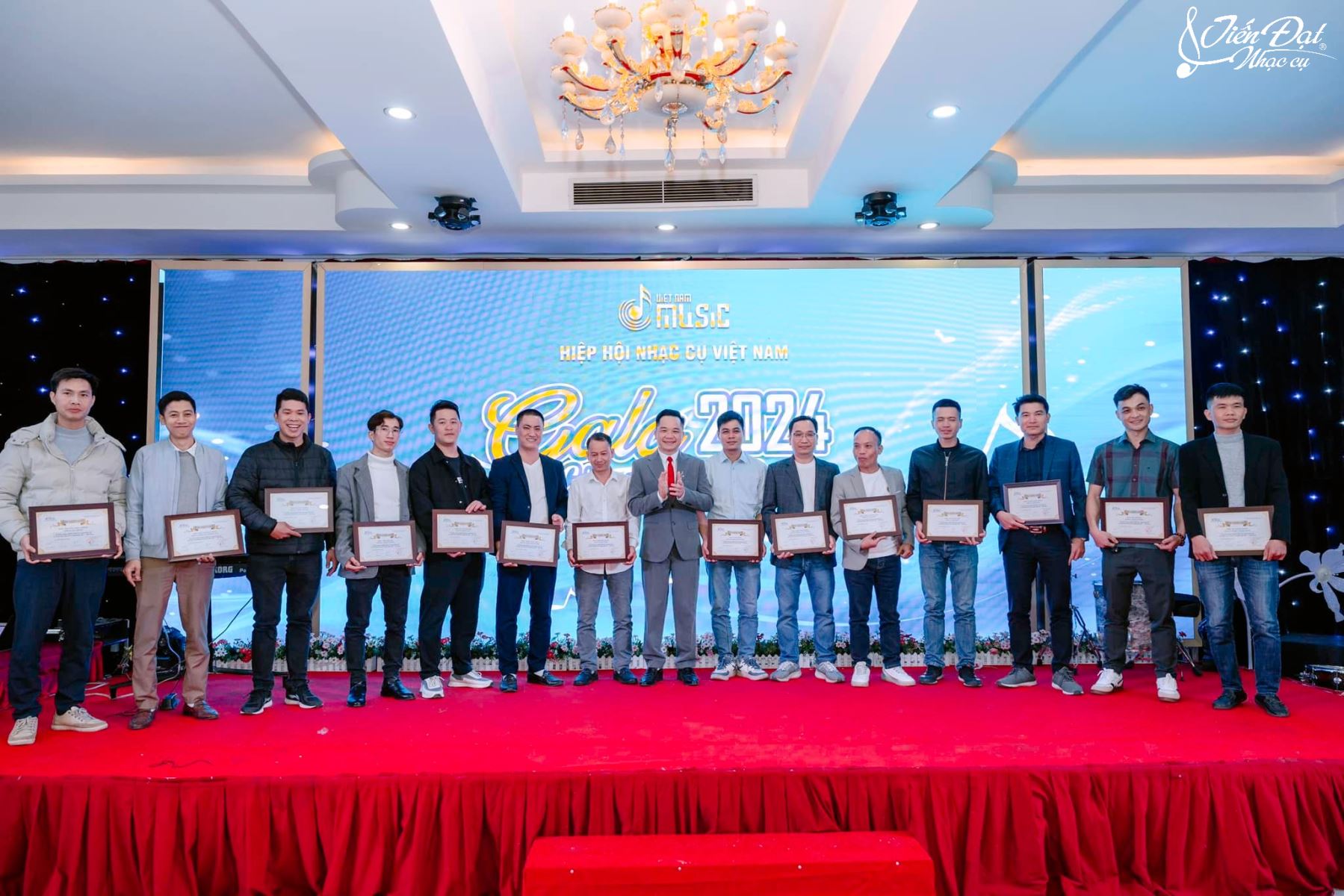 tat-nien-hh-nhac-cu-viet-nam208 tat-nien-hiep-hoi-nhac-cu-vn